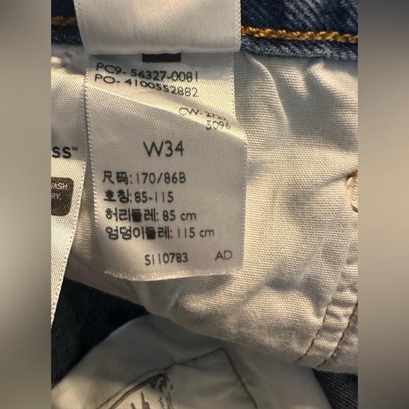 LEVI’S 501 Booty Shorts Denim Cut-offs Distressed Raw Hem Button Fly Womens W 34 - Picture 8 of 10